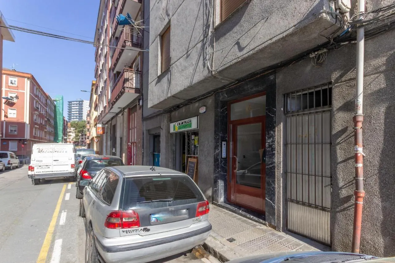2 Paradas Al Cascoviejo, 1 Min Al Metro - Basarrate Bilbao 0*,